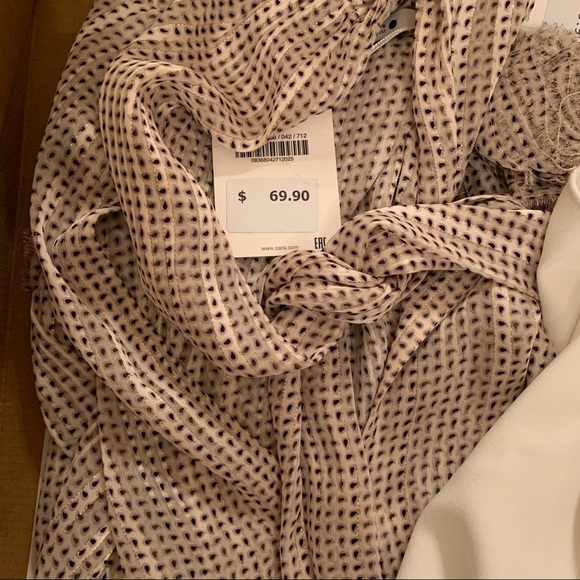 GORGEOUS ZARA NWT Flower Blouse - Picture 9 of 10